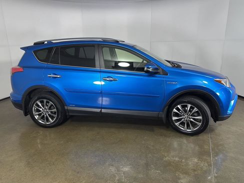 Used 2017 Toyota RAV4 Limited w/ Carpet Mat Package AWD/4WD image 9