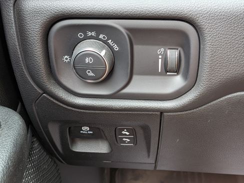Used 2023 RAM 1500 Big Horn AWD/4WD image 23