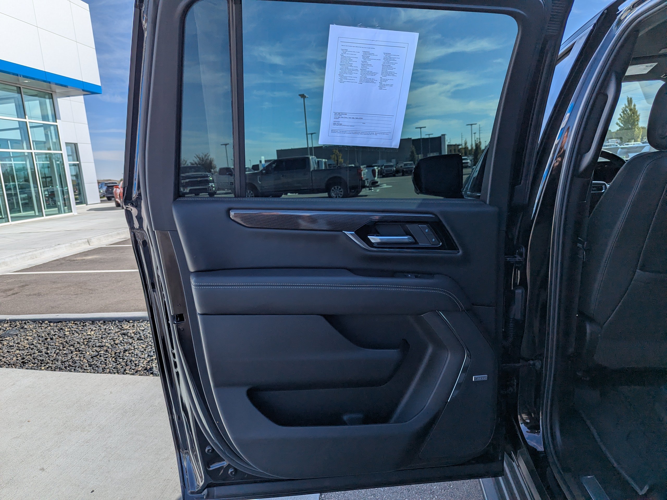 Used 2025 GMC Yukon XL Elevation AWD/4WD image 31