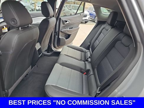 New 2026 Chevrolet Trax LT w/ Sunroof Package FWD image 13