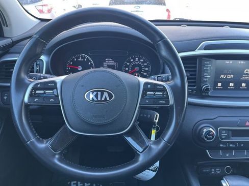 Used 2020 Kia Sorento LX w/ LX I4 Convenience Package image 16