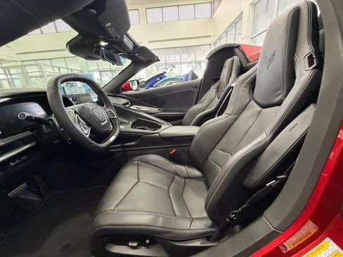 Used 2025 Chevrolet Corvette Z06 RWD image 8