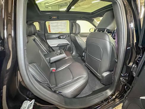 New 2026 Jeep Compass Limited w/ Sun, Sound & Navigation Group image 4