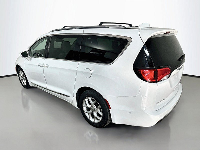 Used 2019 Chrysler Pacifica Touring-L Plus w/ Advanced Safetytec Group FWD image 5