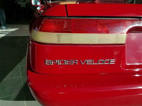 Used 1991 Alfa Romeo Spider Veloce image 8
