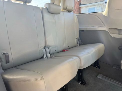 Used 2012 Toyota Sienna XLE w/ Premium Pkg AWD/4WD image 65