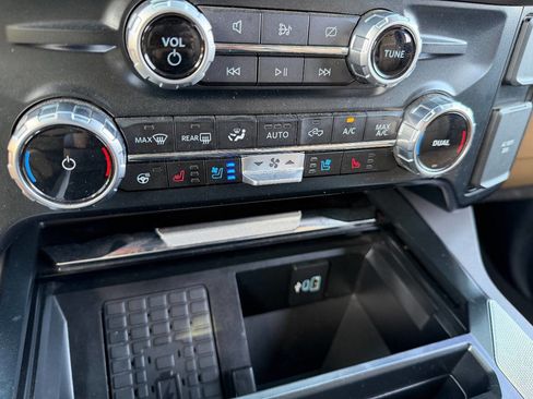 Used 2023 Ford F450 Lariat w/ Lariat Ultimate Package image 11