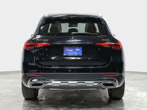Used 2023 Mercedes-Benz GLC 300 4MATIC image 5