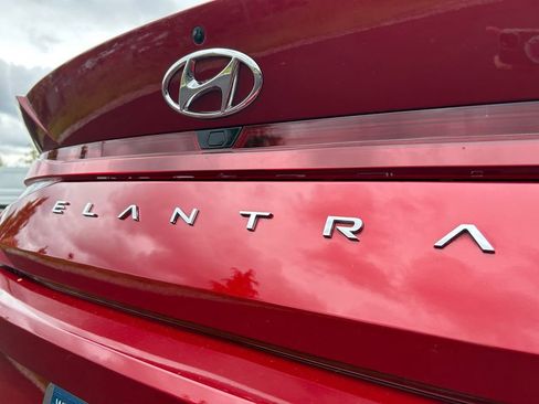 Used 2023 Hyundai Elantra SEL FWD image 32