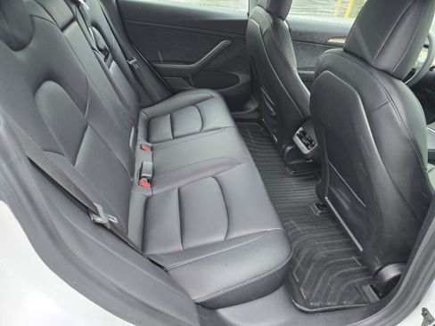 Used 2021 Tesla Model 3 Standard Range Plus image 12