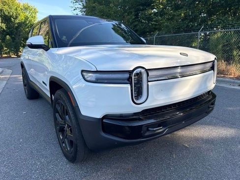 Used 2025 Rivian R1S Adventure Dual AWD/4WD image 3