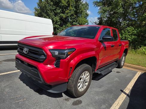 Used 2024 Toyota Tacoma SR RWD image 3