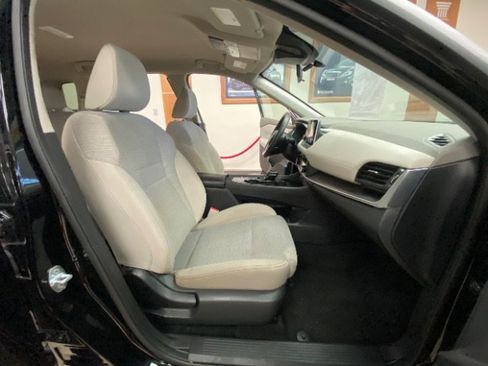 Used 2023 Nissan Rogue SV FWD image 19