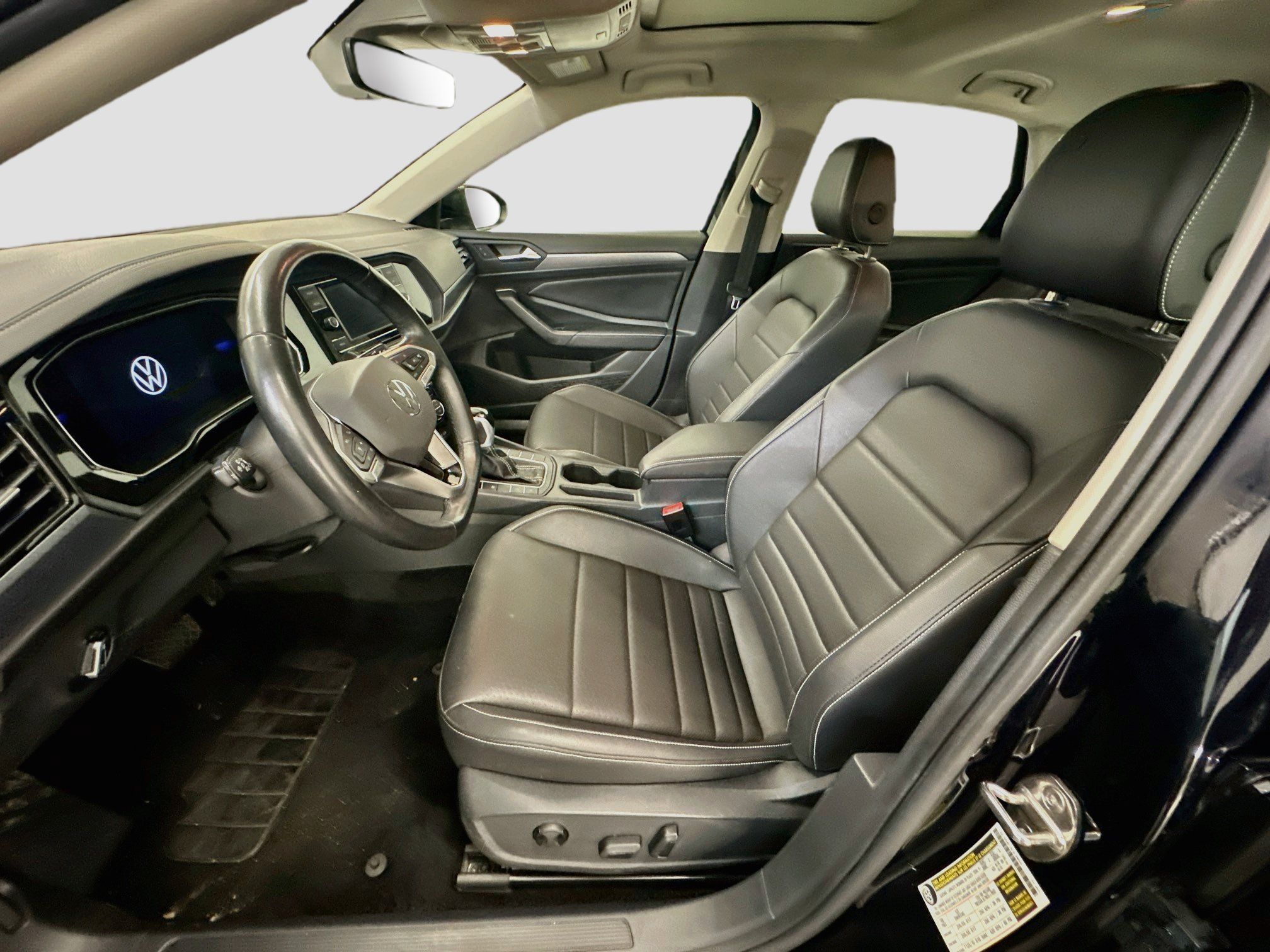 Used 2024 Volkswagen Jetta SE FWD image 13