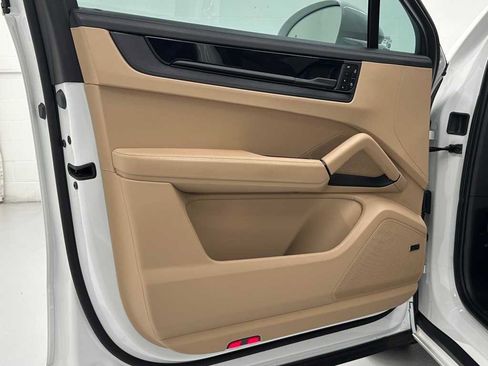 Used 2025 Porsche Cayenne GTS image 23