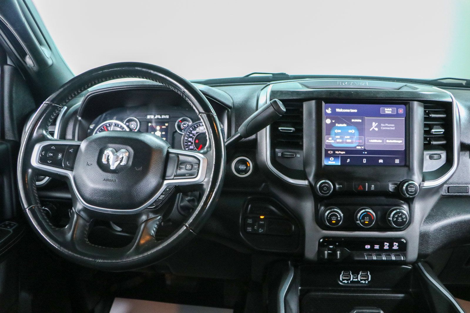 Used 2024 RAM 2500 Big Horn w/ Off Road Package AWD/4WD image 18