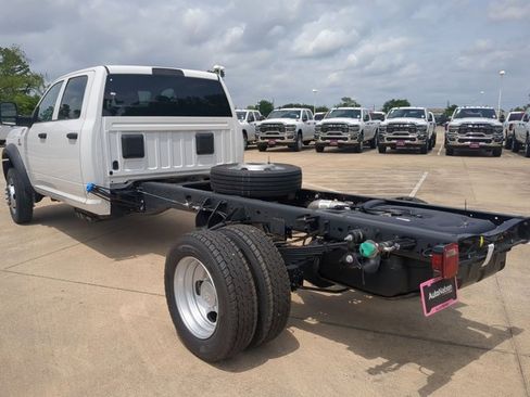 New 2026 RAM 5500 Tradesman w/ Chrome Appearance Group AWD/4WD image 9