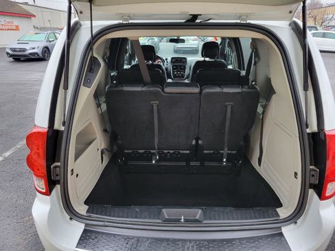 Used 2017 Dodge Grand Caravan SXT image 23