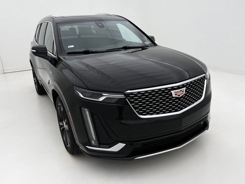 Used 2022 Cadillac XT6 Premium Luxury image 8