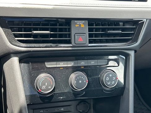 Certified 2025 Volkswagen Taos S FWD image 33