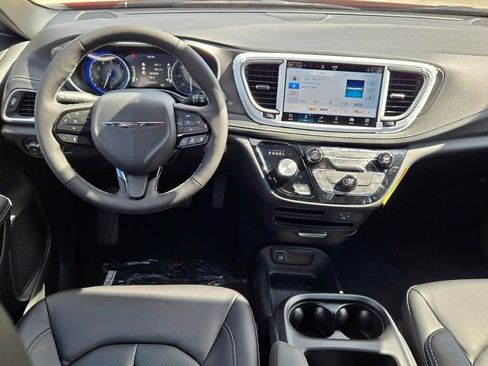 New 2026 Chrysler Pacifica Select w/ S Appearance Package image 16
