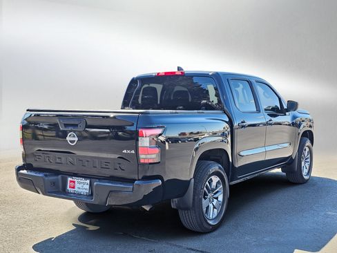Used 2025 Nissan Frontier SV AWD/4WD image 5