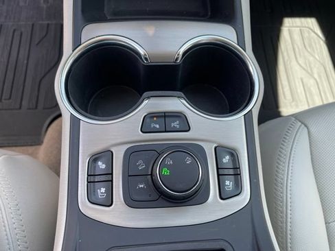 Used 2024 GMC Terrain Denali w/ Denali Premium Package AWD/4WD image 25