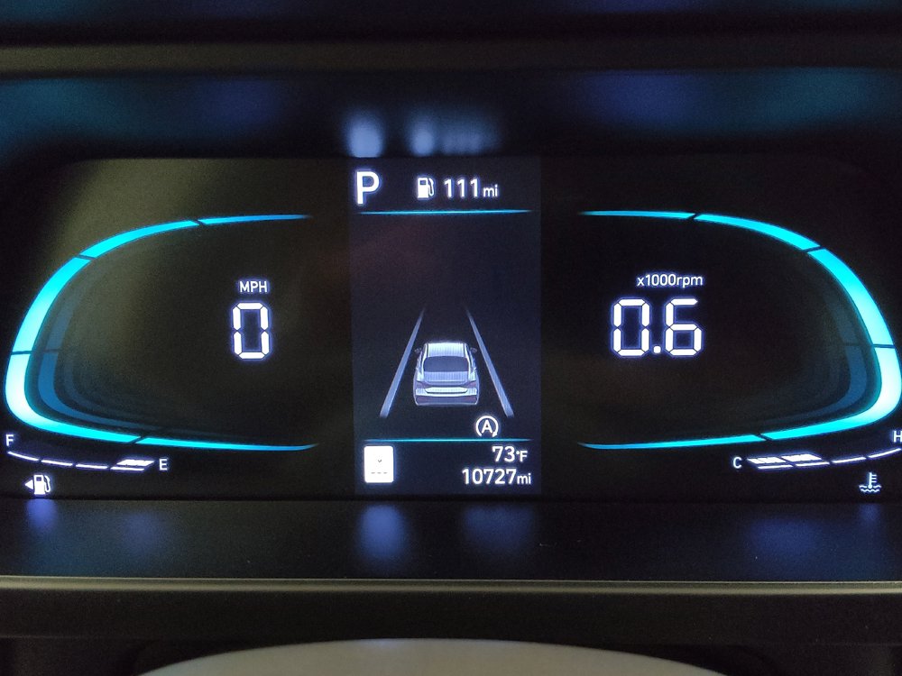 Used 2025 Hyundai Elantra SE FWD image 23