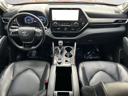 Used 2023 Toyota Highlander Limited AWD/4WD image 11