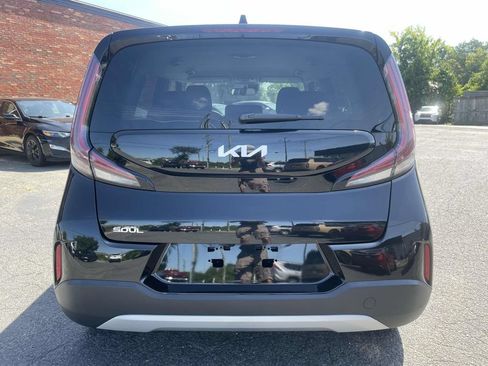 Used 2023 Kia Soul LX FWD image 5