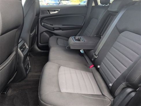 Used 2020 Ford Edge SE image 27