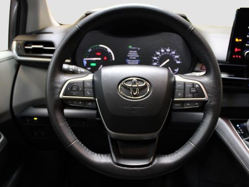 Used 2024 Toyota Sienna XLE AWD/4WD image 24