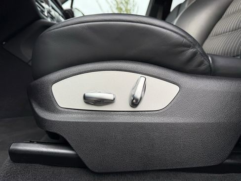 Used 2025 Porsche Macan image 28