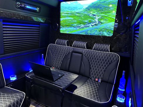 Used 2024 Mercedes-Benz Sprinter 3500 image 20