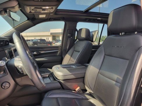 Used 2023 GMC Yukon Denali w/ Advanced Technology Package RWD image 11
