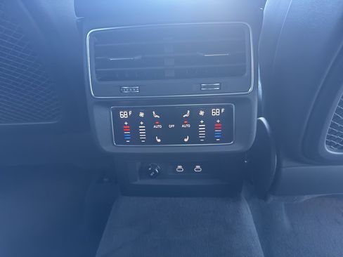New 2026 Audi SQ7 Premium Plus AWD/4WD image 19