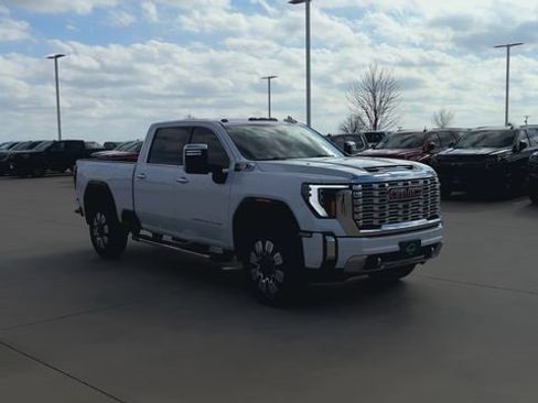 Used 2024 GMC Sierra 2500 Denali w/ Denali Reserve Package image 3