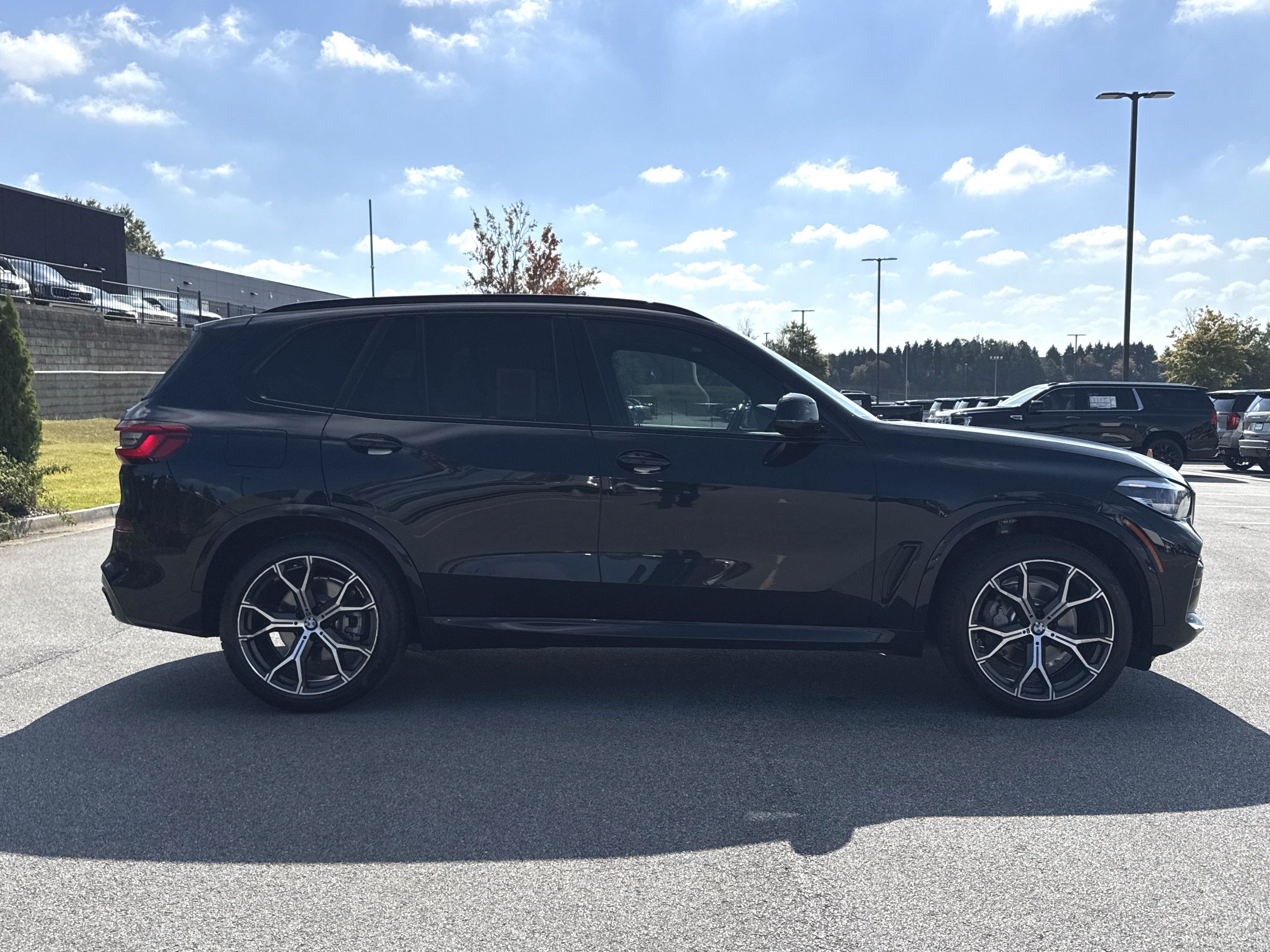 Used 2020 BMW X5 sDrive40i w/ M Sport Package RWD image 11