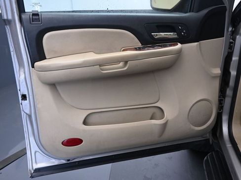 Used 2007 Chevrolet Avalanche LTZ w/ LTZ Preferred Equipment Group image 22