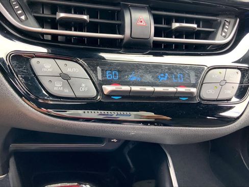 Used 2021 Toyota C-HR XLE image 30