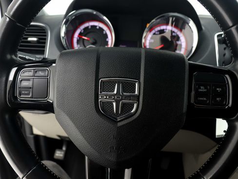 Used 2020 Dodge Grand Caravan SXT FWD image 23