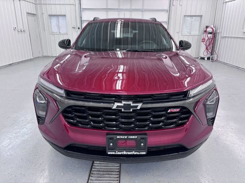 Used 2024 Chevrolet Trax RS FWD image 12