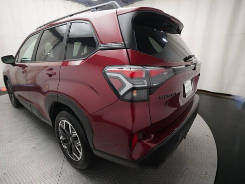 Used 2025 Subaru Forester Premium AWD/4WD image 34