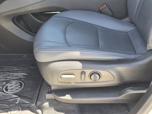 Used 2023 Buick Enclave Essence w/ Experience Buick Package FWD image 23