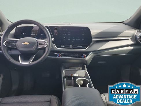 Used 2025 Chevrolet Equinox LT w/ Convenience Package II image 11