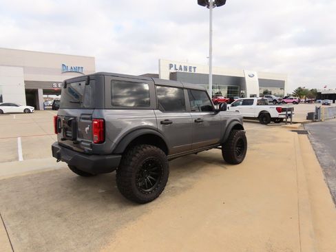 New 2025 Ford Bronco 4-Door image 11