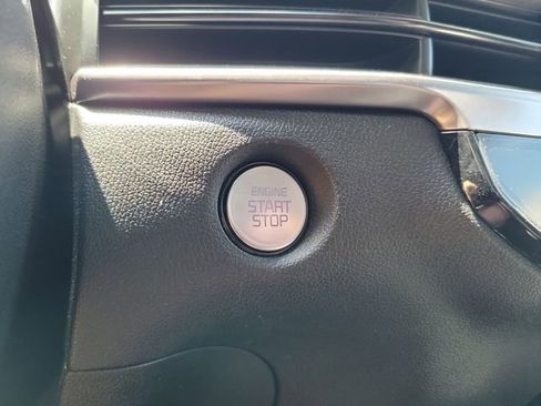 Certified 2025 Kia Sorento S w/ Panoramic Sunroof Package FWD image 29