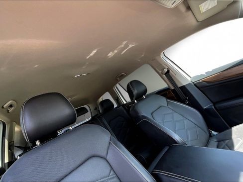 Used 2024 Volkswagen Atlas SE image 29