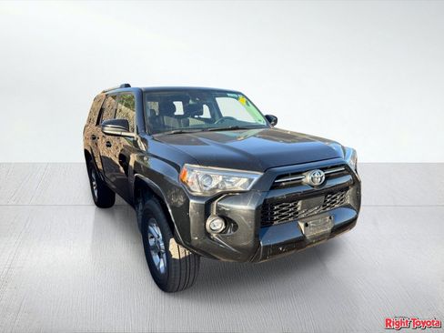 Certified 2024 Toyota 4Runner SR5 AWD/4WD image 5