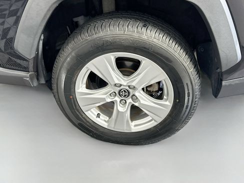Used 2021 Toyota RAV4 XLE FWD image 28